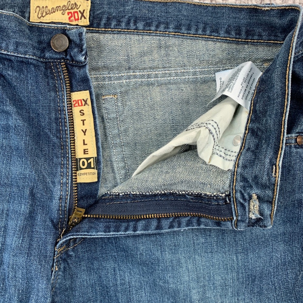 Wrangler 20X Jeans Mens 33x30 Blue 01 Competition Relaxed Fit Distressed Frayed - Picture 2 of 7
